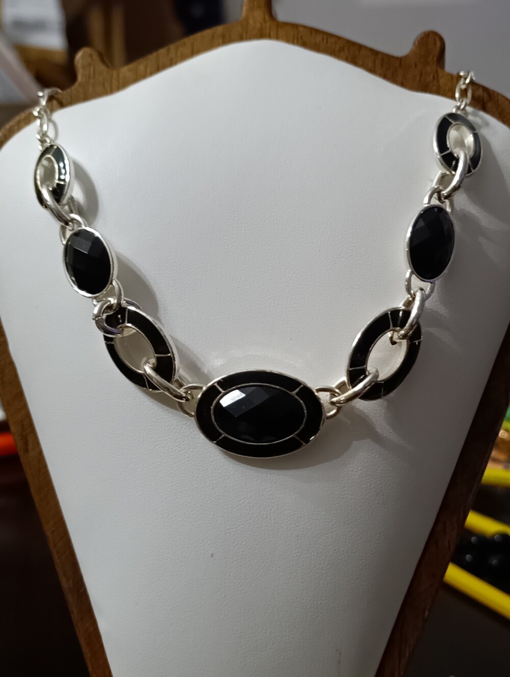 Elegant Black Faceted Stone Link Necklace - Women Jewelry